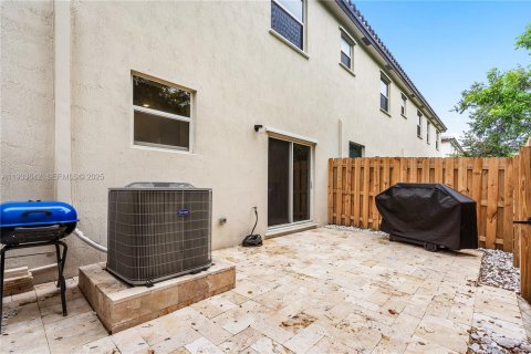 Adosado en venta en Lauderhill, Florida, 3 dormitorios, 132.48 m2 № 1991469 - foto 26