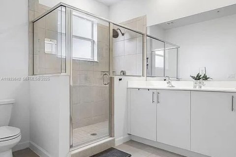 Townhouse in Lauderhill, Florida 3 bedrooms, 132.48 sq.m. № 1991469 - photo 15