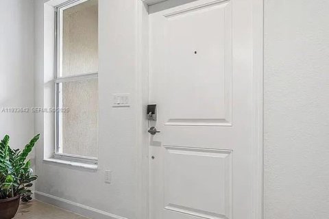 Townhouse in Lauderhill, Florida 3 bedrooms, 132.48 sq.m. № 1991469 - photo 17