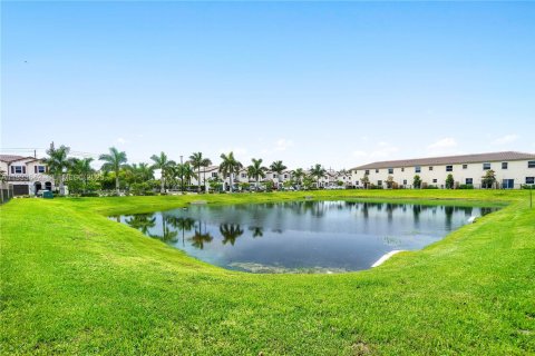 Adosado en venta en Lauderhill, Florida, 3 dormitorios, 132.48 m2 № 1991469 - foto 28