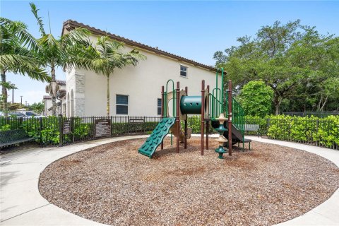 Adosado en venta en Lauderhill, Florida, 3 dormitorios, 132.48 m2 № 1991469 - foto 29