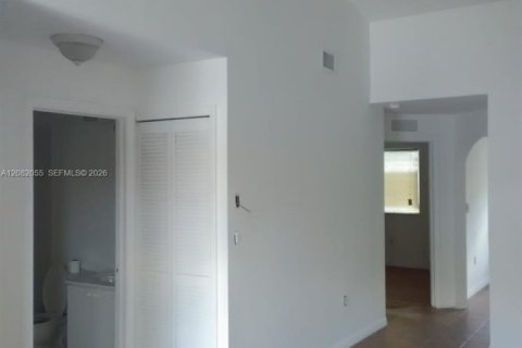Condo in Homestead, Florida, 2 bedrooms  № 2351997 - photo 11