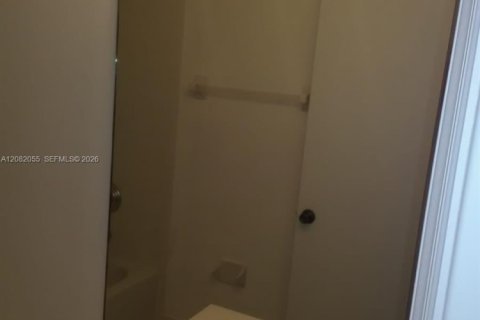 Condo in Homestead, Florida, 2 bedrooms  № 2351997 - photo 9