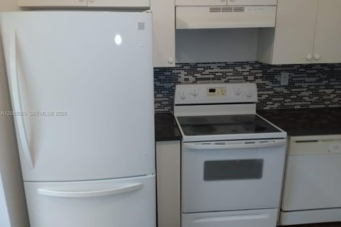 Condo in Homestead, Florida, 2 bedrooms  № 2351997 - photo 14