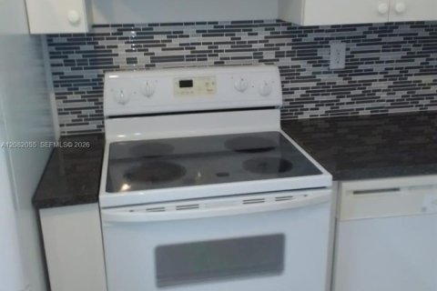 Condo in Homestead, Florida, 2 bedrooms  № 2351997 - photo 15
