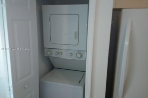 Condo in Homestead, Florida, 2 bedrooms  № 2351997 - photo 16