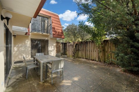 Touwnhouse à louer à Plantation, Floride: 2 chambres, 127.46 m2 № 2048121 - photo 3