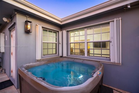 Villa ou maison à louer à Hollywood, Floride: 4 chambres, 164.16 m2 № 2336006 - photo 19