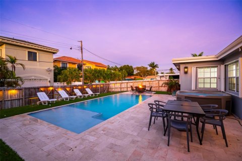 Villa ou maison à louer à Hollywood, Floride: 4 chambres, 164.16 m2 № 2336006 - photo 23