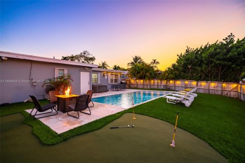 Villa ou maison à louer à Hollywood, Floride: 4 chambres, 164.16 m2 № 2336006 - photo 4