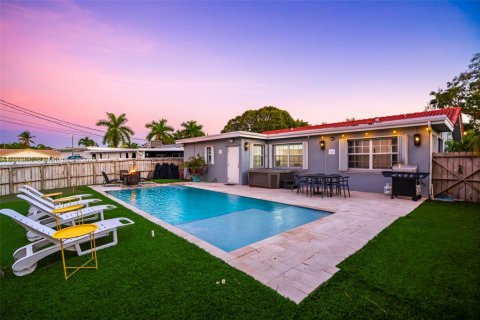 Villa ou maison à louer à Hollywood, Floride: 4 chambres, 164.16 m2 № 2336006 - photo 11
