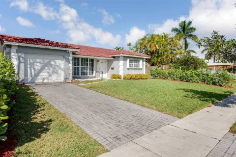 Villa ou maison à louer à Hollywood, Floride: 4 chambres, 164.16 m2 № 2336006 - photo 28