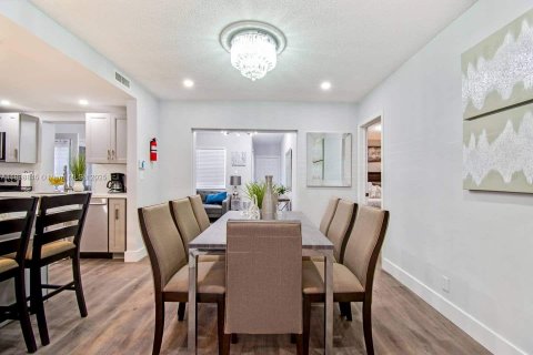 Villa ou maison à louer à Hollywood, Floride: 4 chambres, 164.16 m2 № 2336006 - photo 29