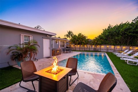 Villa ou maison à Hollywood, Floride 4 chambres, 164.16 m2 № 2336006