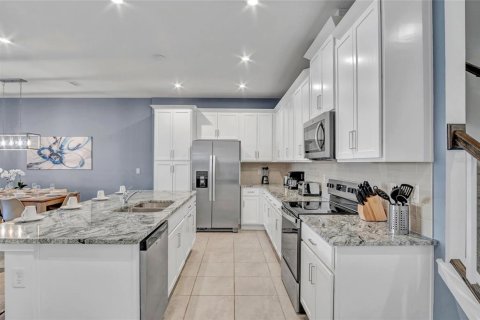Townhouse in Kissimmee, Florida 5 bedrooms, 213.58 sq.m. № 2221898 - photo 12