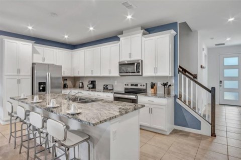 Townhouse in Kissimmee, Florida 5 bedrooms, 213.58 sq.m. № 2221898 - photo 10