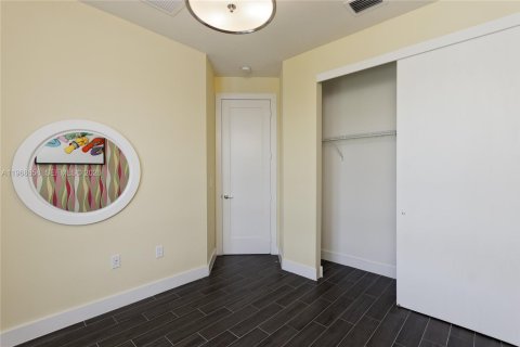 Adosado en alquiler en Doral, Florida, 3 dormitorios, 159.79 m2 № 2031701 - foto 16