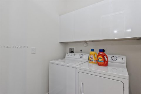 Adosado en alquiler en Doral, Florida, 3 dormitorios, 159.79 m2 № 2031701 - foto 10