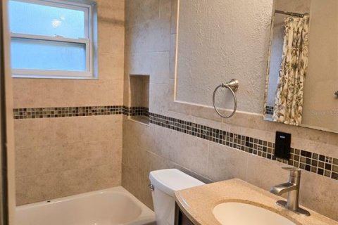Apartment in Seffner, Florida 2 bedrooms, 83.61 sq.m. № 2338936 - photo 12