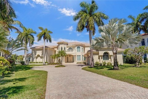 House in Hollywood, Florida 7 bedrooms, 656.45 sq.m. № 1703493 - photo 15