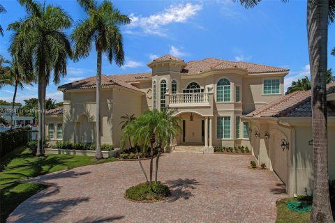 House in Hollywood, Florida 7 bedrooms, 656.45 sq.m. № 1703493 - photo 6