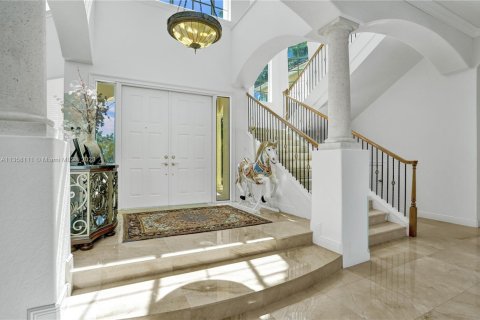 House in Hollywood, Florida 7 bedrooms, 656.45 sq.m. № 1703493 - photo 2