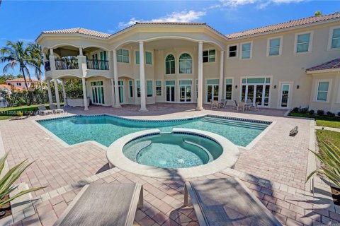 House in Hollywood, Florida 7 bedrooms, 656.45 sq.m. № 1703493 - photo 7