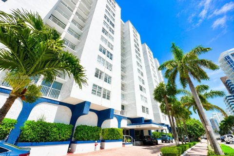 Condo in Miami Beach, Florida, 2 bedrooms № 2249384