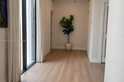Villa ou maison à louer à Miami, Floride: 4 chambres, 268.49 m2 № 2262540 - photo 24