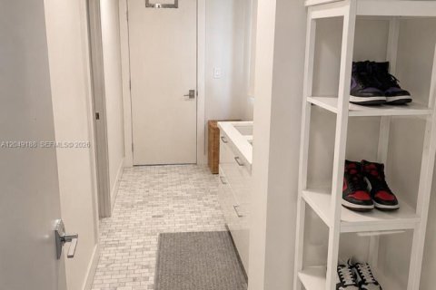 Villa ou maison à louer à Miami, Floride: 4 chambres, 268.49 m2 № 2262540 - photo 27