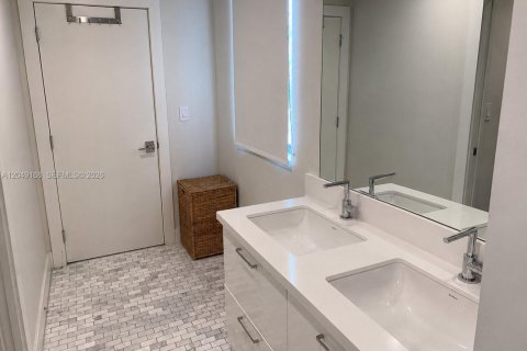 Villa ou maison à louer à Miami, Floride: 4 chambres, 268.49 m2 № 2262540 - photo 29