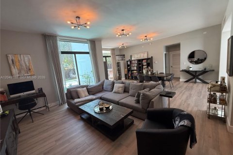 Villa ou maison à louer à Miami, Floride: 4 chambres, 268.49 m2 № 2262540 - photo 5
