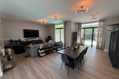 Villa ou maison à louer à Miami, Floride: 4 chambres, 268.49 m2 № 2262540 - photo 3
