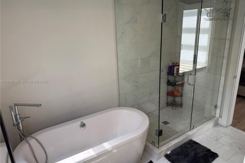 Villa ou maison à louer à Miami, Floride: 4 chambres, 268.49 m2 № 2262540 - photo 20