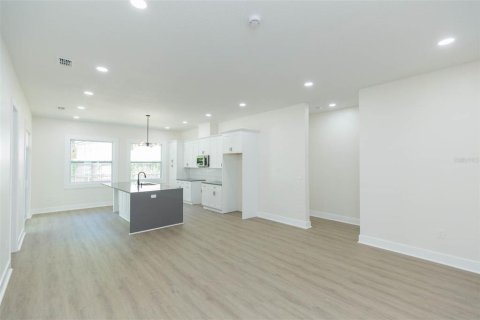 Casa en venta en Tampa, Florida, 4 dormitorios, 179.95 m2 № 1773859 - foto 28