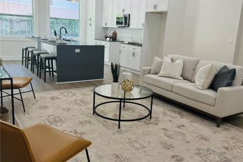 Casa en venta en Tampa, Florida, 4 dormitorios, 179.95 m2 № 1773859 - foto 4