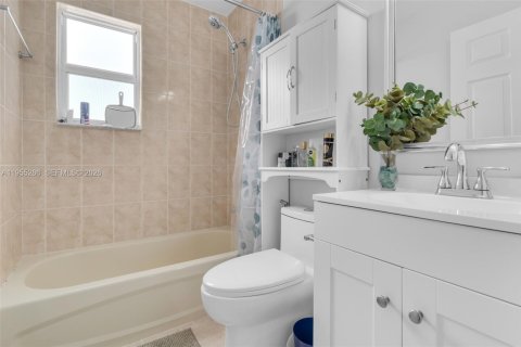 Купить виллу или дом в Хомстед, Флорида 5 спален, 201.6м2, № 2010166 - фото 15