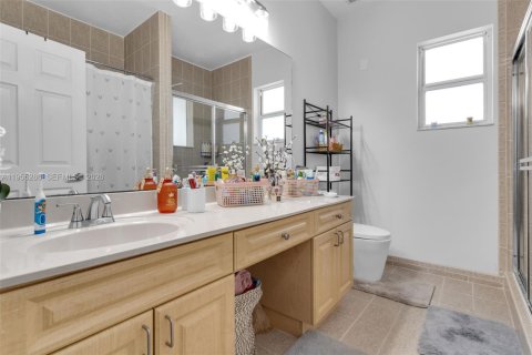 Купить виллу или дом в Хомстед, Флорида 5 спален, 201.6м2, № 2010166 - фото 24