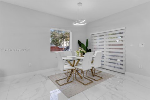 Купить виллу или дом в Хомстед, Флорида 5 спален, 201.6м2, № 2010166 - фото 10