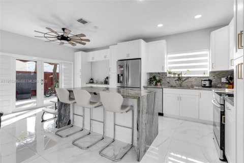 Купить виллу или дом в Хомстед, Флорида 5 спален, 201.6м2, № 2010166 - фото 5