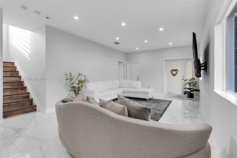 Купить виллу или дом в Хомстед, Флорида 5 спален, 201.6м2, № 2010166 - фото 12