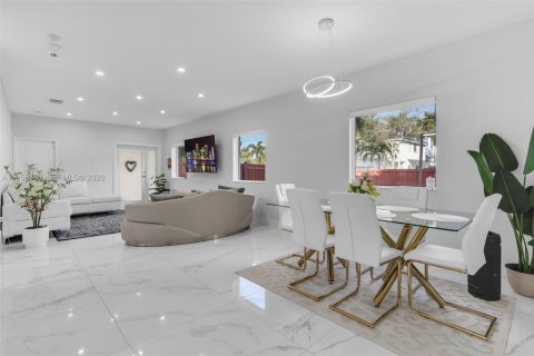 Купить виллу или дом в Хомстед, Флорида 5 спален, 201.6м2, № 2010166 - фото 9