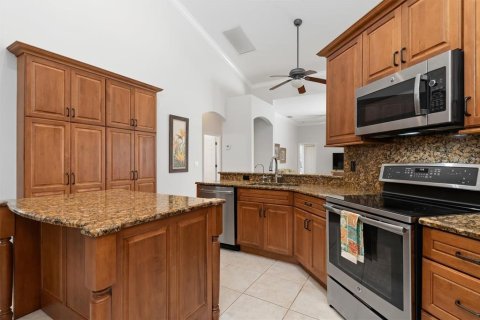 Villa ou maison à vendre à Port Charlotte, Floride: 4 chambres, 218.88 m2 № 2425618 - photo 18