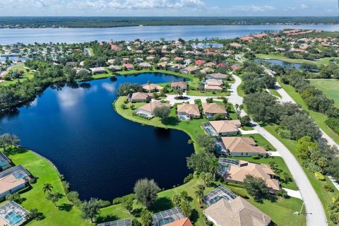 Villa ou maison à vendre à Port Charlotte, Floride: 4 chambres, 218.88 m2 № 2425618 - photo 11