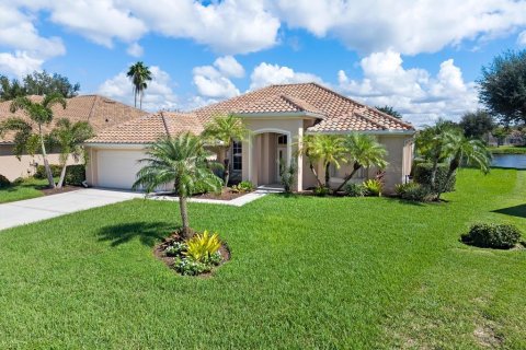 Villa ou maison à Port Charlotte, Floride 4 chambres, 218.88 m2 № 2425618