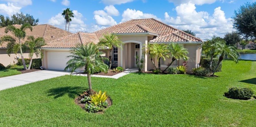 Villa ou maison à Port Charlotte, Floride 4 chambres, 218.88 m2 № 2425618