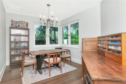 House in Tampa, Florida 5 bedrooms, 415.64 sq.m. № 1644183 - photo 13