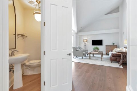 House in Tampa, Florida 5 bedrooms, 415.64 sq.m. № 1644183 - photo 7