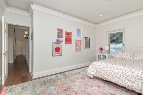 House in Tampa, Florida 5 bedrooms, 415.64 sq.m. № 1644183 - photo 18