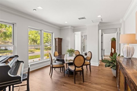 House in Tampa, Florida 5 bedrooms, 415.64 sq.m. № 1644183 - photo 4